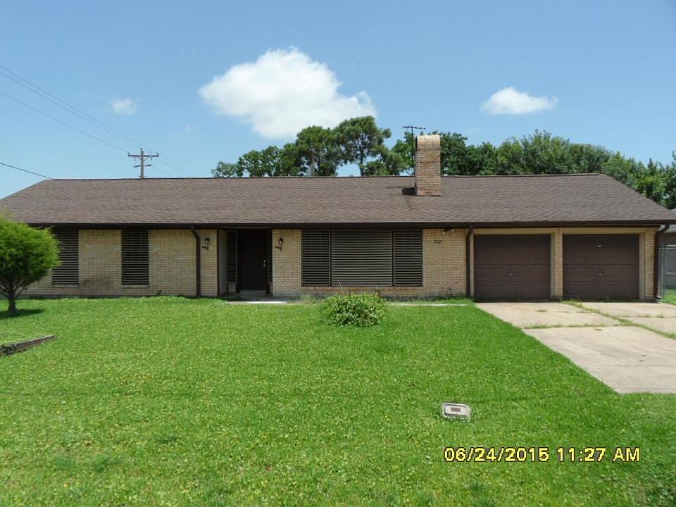 1st image of 2432 36th Ave N