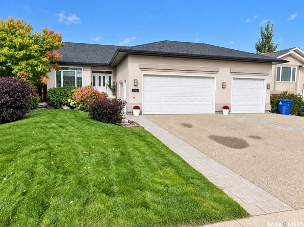 715 18th Street NE, Weyburn, SK S4H 3M2