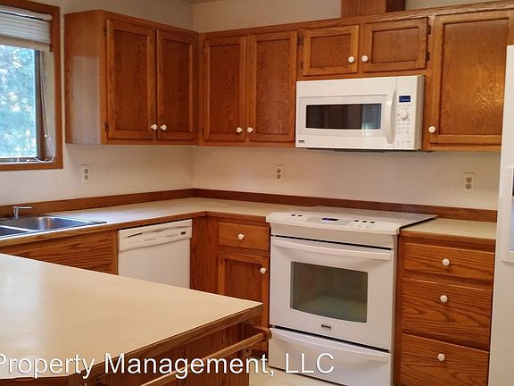 4th image of 6770 Skyview Pl NW