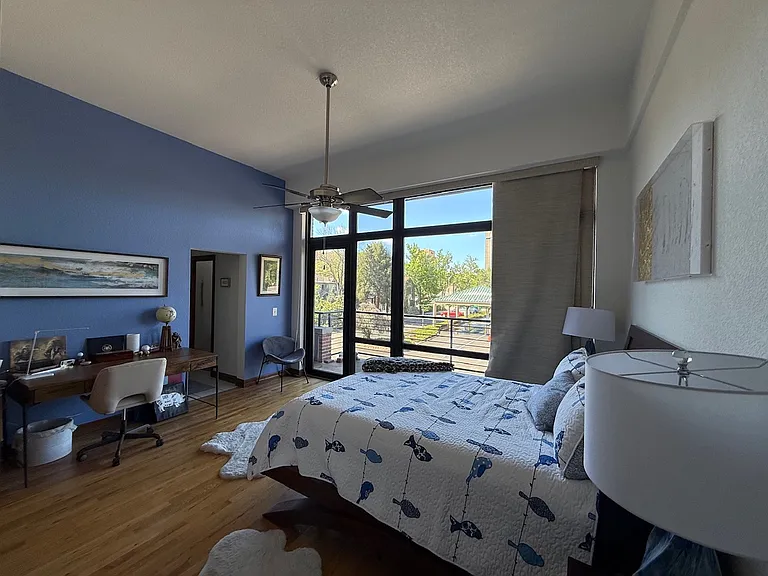 210 W Magnolia St #210 — Photo 2