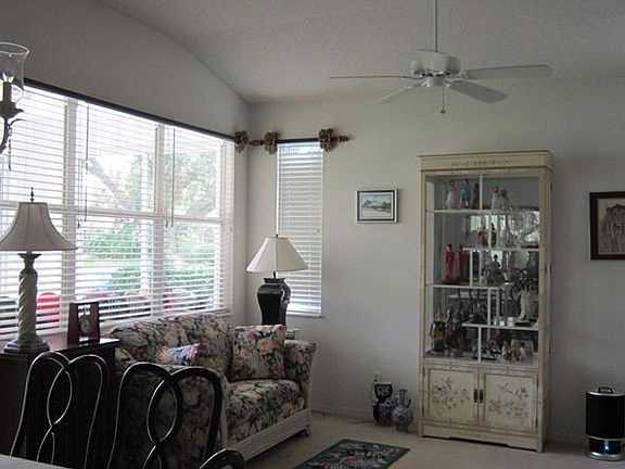 2nd image of 2232 Nantucket Dr #38