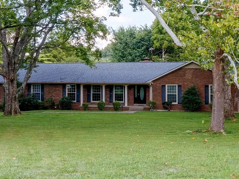 1735 Cedarcroft Dr — Photo 8