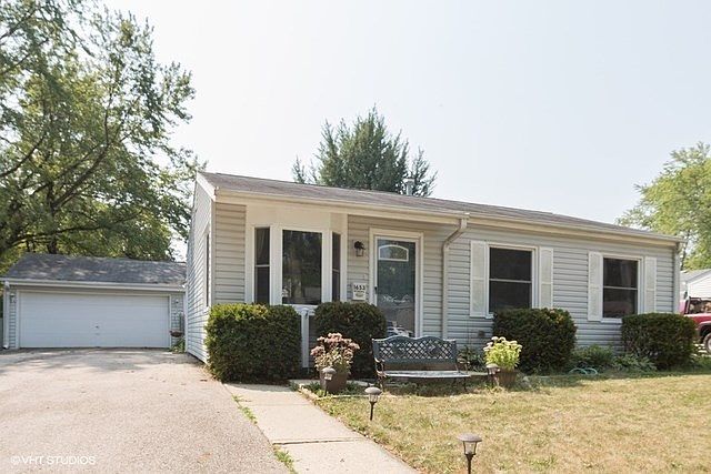 1st image of 1653 Redwood Ave