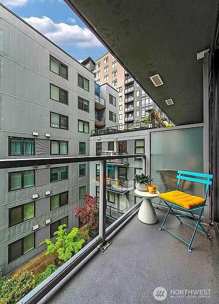 4th image of 76 Cedar Street #603
