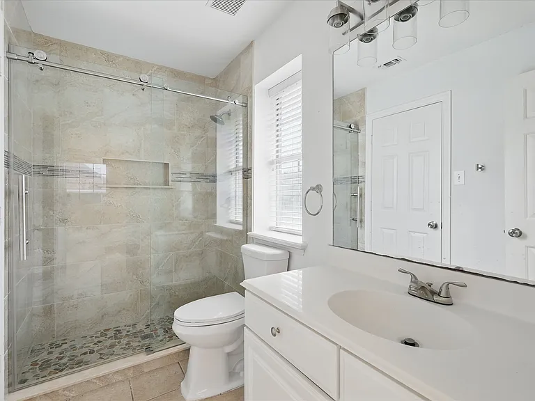 14625 Windsor Ct — Photo 25