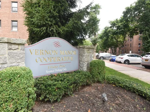 1 Fisher Drive #607, Mount Vernon, NY 10552