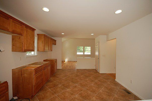 1st image of 8 Culver Ln