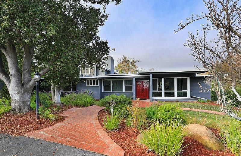 1st image of 12101 Edgecliff Pl