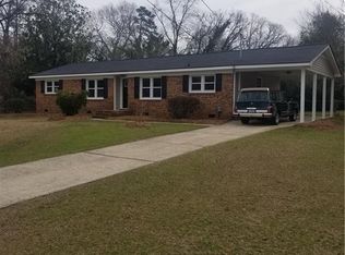 1613 Flintshire Rd, Fayetteville, NC 28304