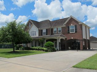 1904 Sandy Lake Dr, Friendswood, TX 77546