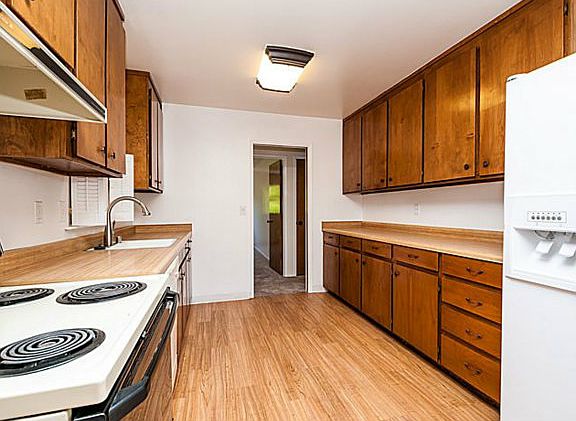 4th image of 29 Dexter Ave