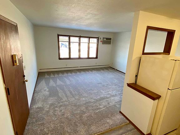 4th image of 3501 47th Ave N #9