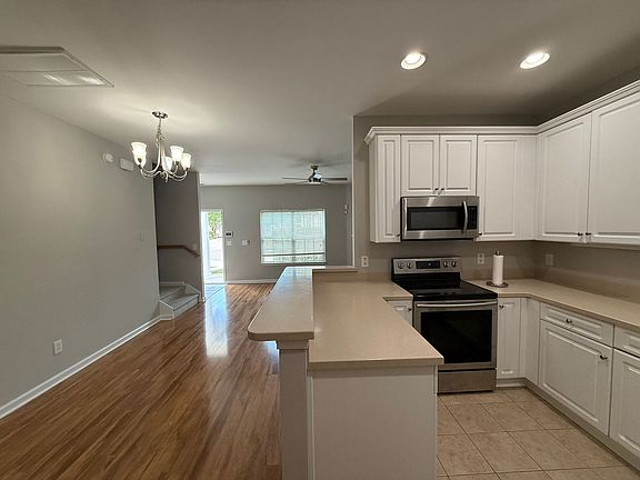 5th image of 4101 Perrine St