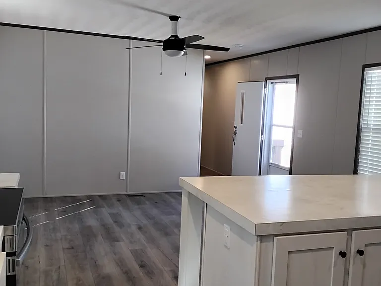 930 Lindsey St — Photo 11