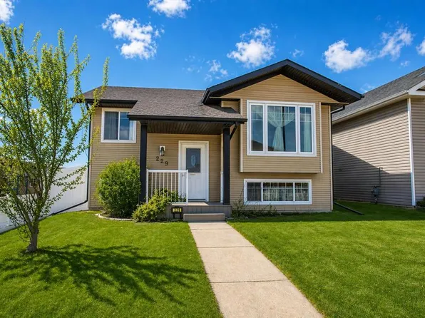 229 E Jaspar Cres, Red Deer, AB T4P 0G9