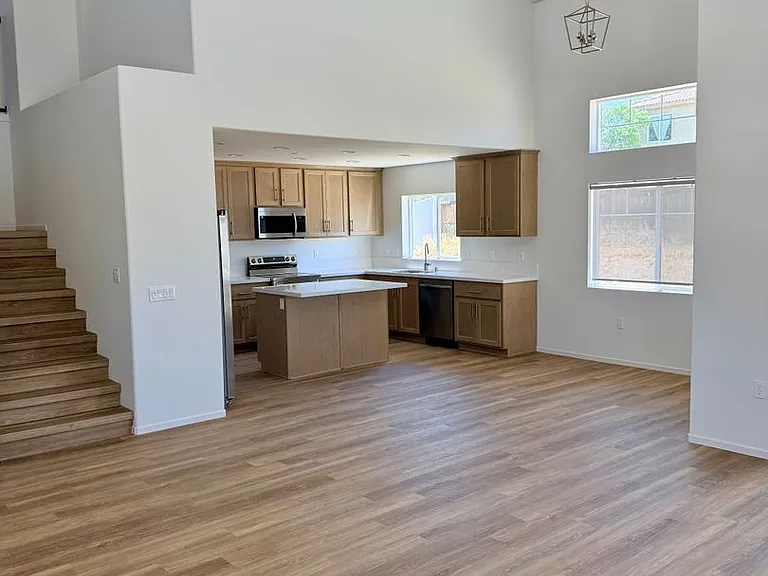 11715 Sebastian Rd — Photo 27