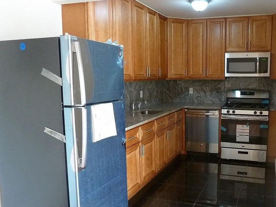 1st image of 90-30 171st St #2E