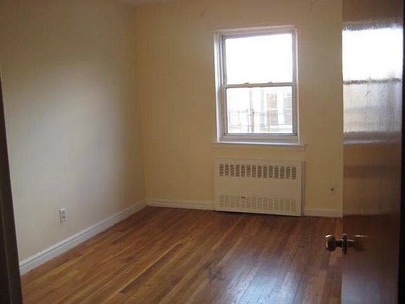 5th image of 548 Prospect Ave #1