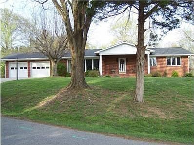 2nd image of 132 Redwood Dr