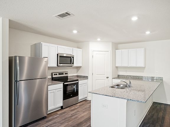 4th image of 21750 Sutherland Cir