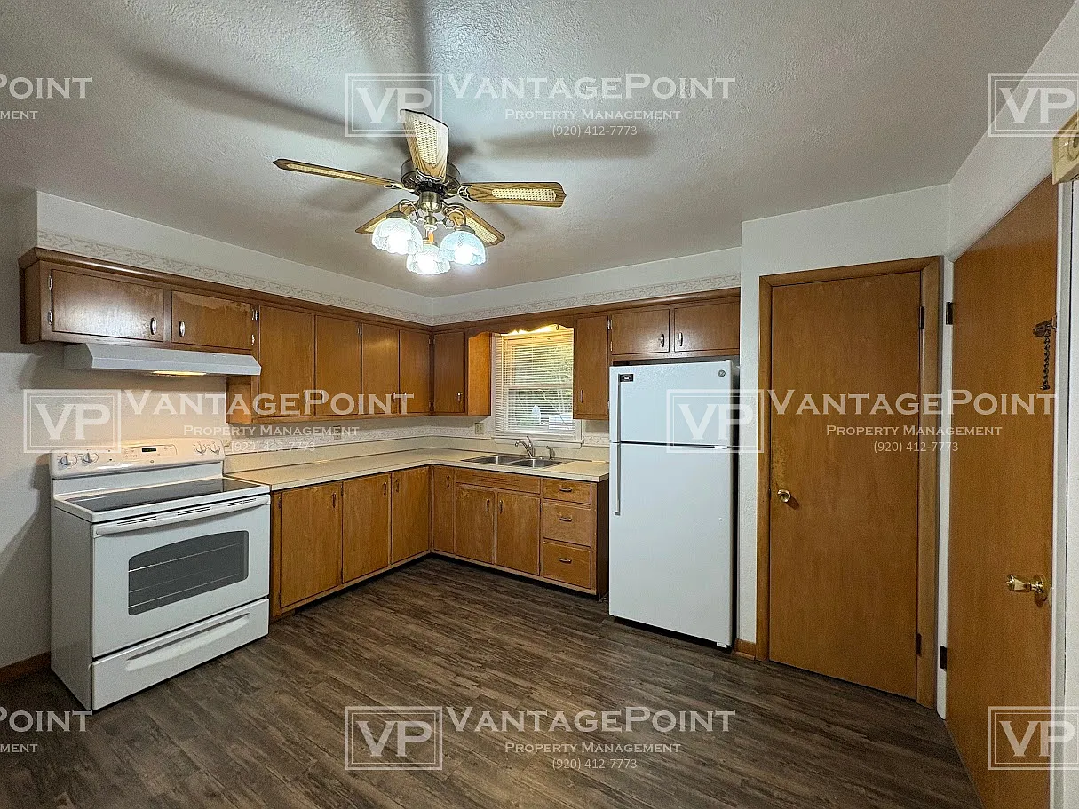 781 Thompson Street - SV - 3 — Photo 2