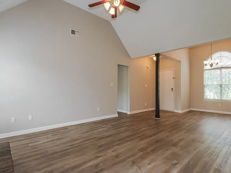 80 Tate Dr — Photo 6