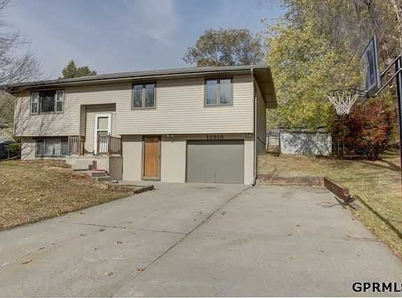 2nd image of 18918 Grant St