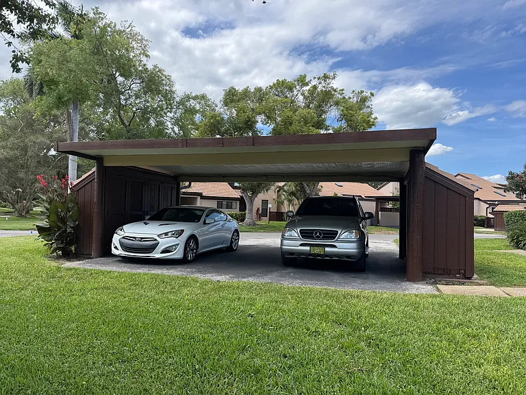 1320 Pelican Creek Xing — Photo 32