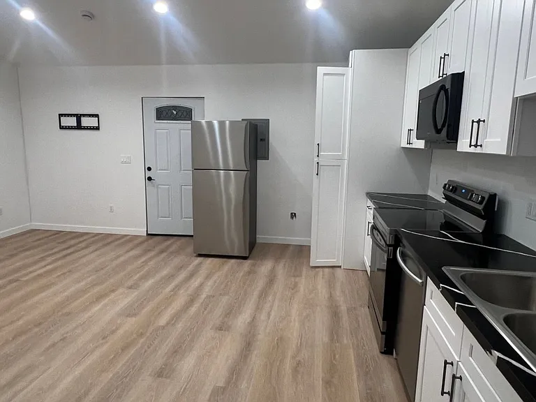 21706 Arminta St — Photo 6