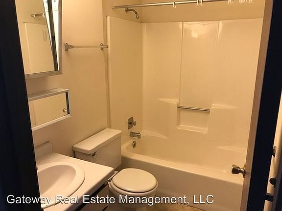 4th image of 1200 University Dr APT 9