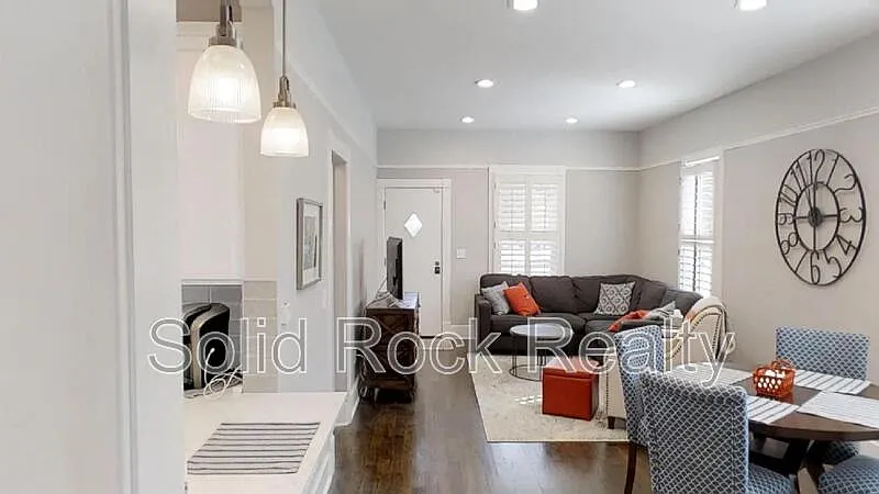 2 bed, 2.0 bath, 1290 sqft, $2,175 — Photo 4