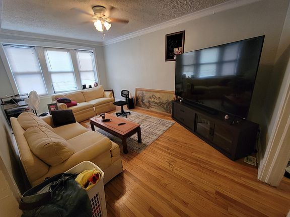 2nd image of 7012 N Paulina St #3A