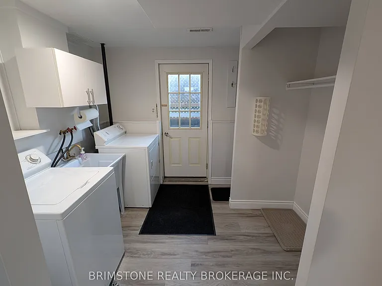 73 Roth St #B — Photo 8