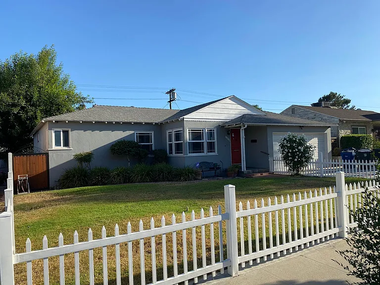1610 Winona Ave — Photo 1