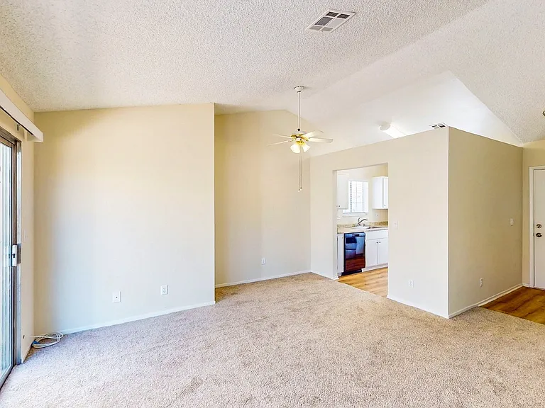 2725 Poppyseed Way — Photo 3