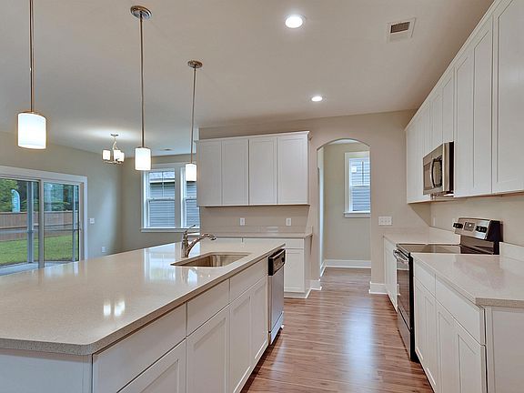 Delmar II Kitchen