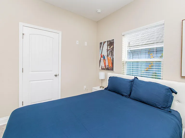 1812 W Gadsden St — Photo 14
