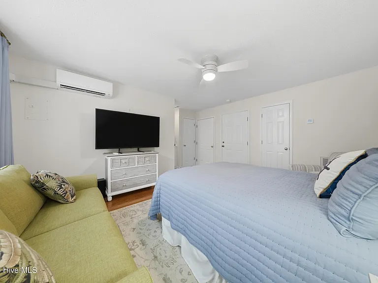 3350 Club Villas Dr #1103 — Photo 32