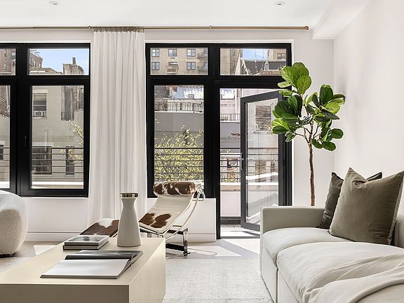 3rd image of 324 W 108th St Penthouse B