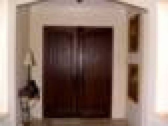 Double door entry way