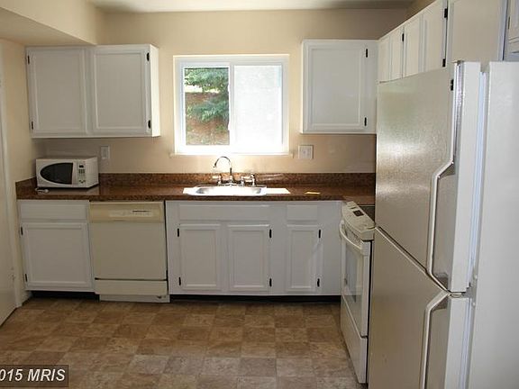 3rd image of 72 Anna Ct #000