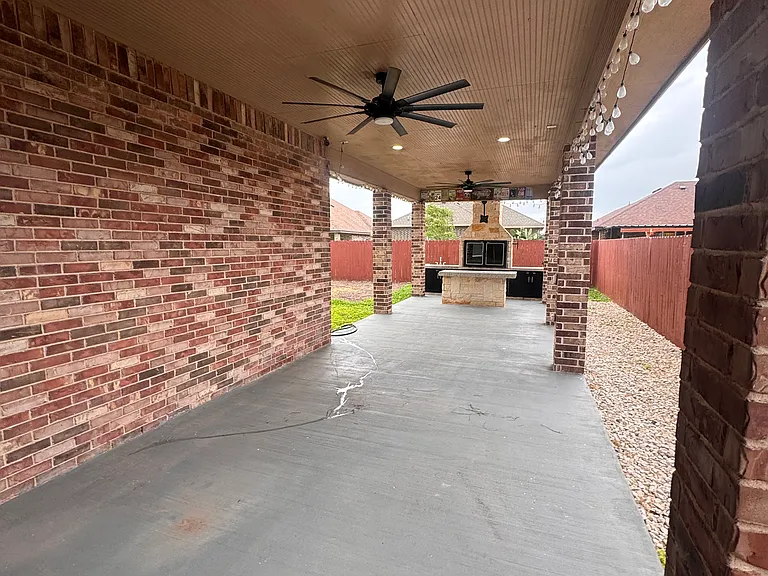 1126 Grandeur Dr — Photo 2