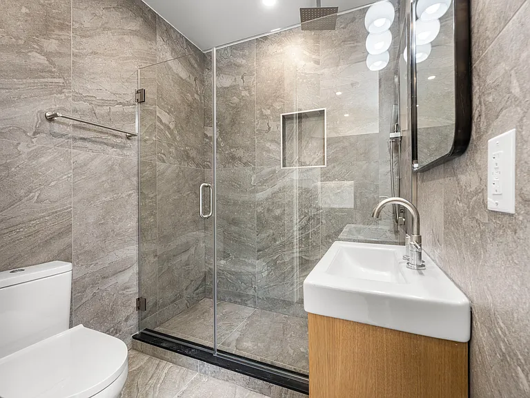 24 Greenwich Ave #3 — Photo 10