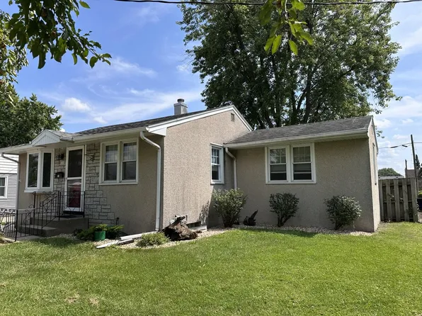 2328 9th St, Peru, IL 61354