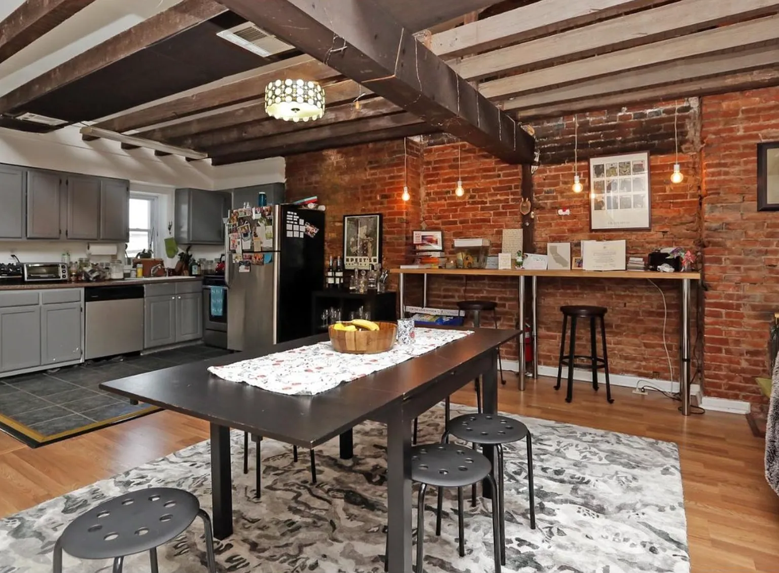 2 bed, 950 sqft, $2,250 — Photo 3