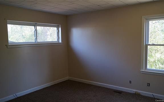 3rd image of 406 Copeland Park