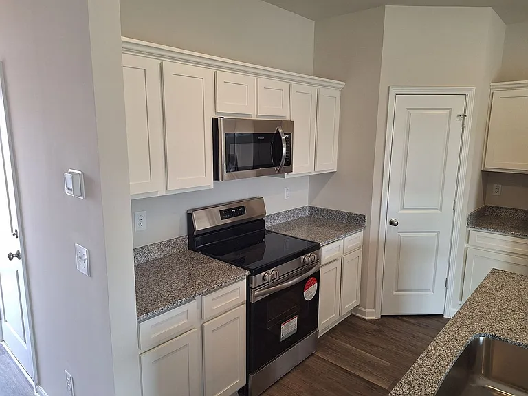 725 Gatestone Ln — Photo 7