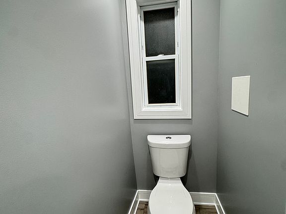 5th image of 2233 N Southport Ave #2R
