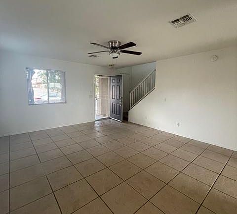 3rd image of 5566 S Monrovia Ave