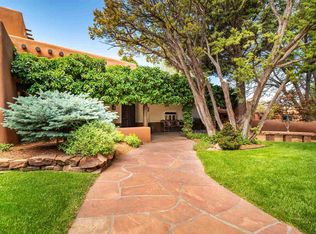 4018 Old Santa Fe Trl, Santa Fe, NM 87505